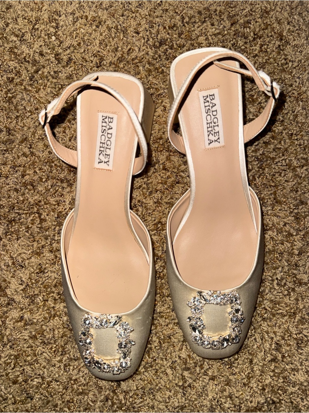 Badgley Mischka White Vivia Slingback Pump size 8.5